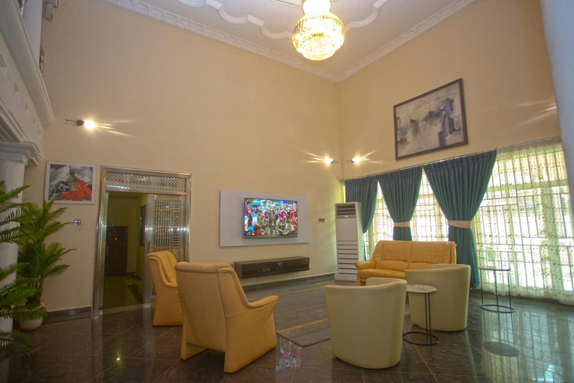 Labev Hotel 쿠마시 외부 사진